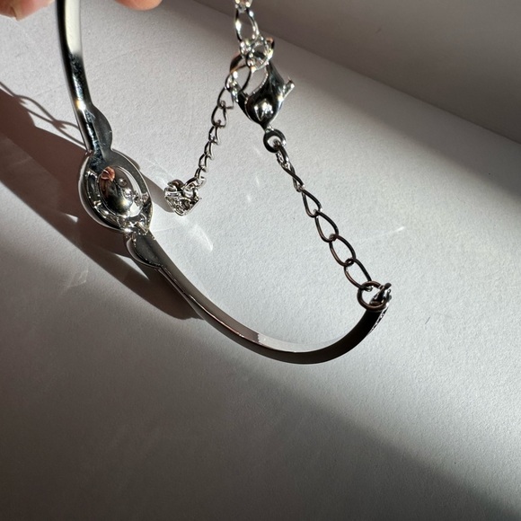 Swarovski silver tone bangle with large pink crystal - Picture 8 of 12